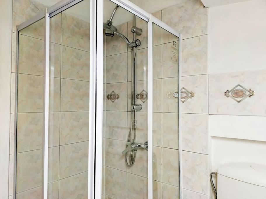 Lovely 1 Room Bedroom Loft, 20 Mins To Bgy Airport Pradalunga Екстер'єр фото